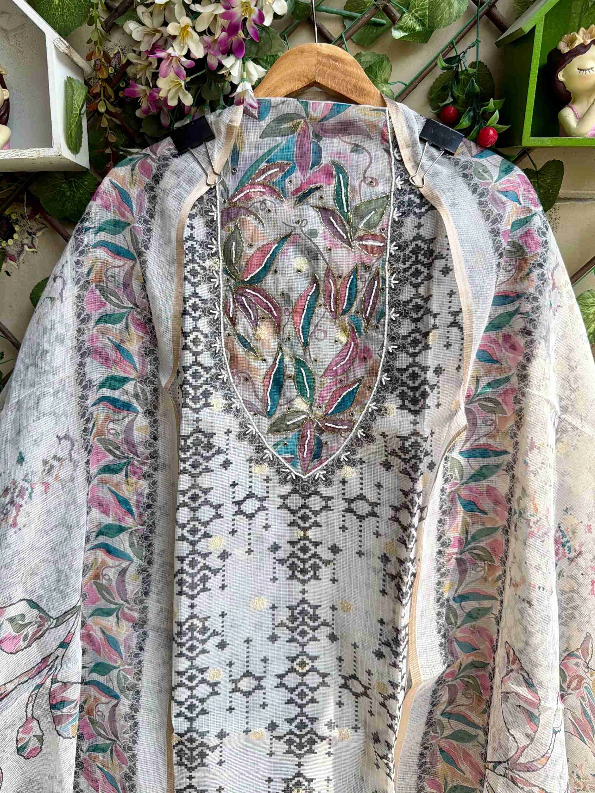 Mehrnoor Kota Doria Suit Set
