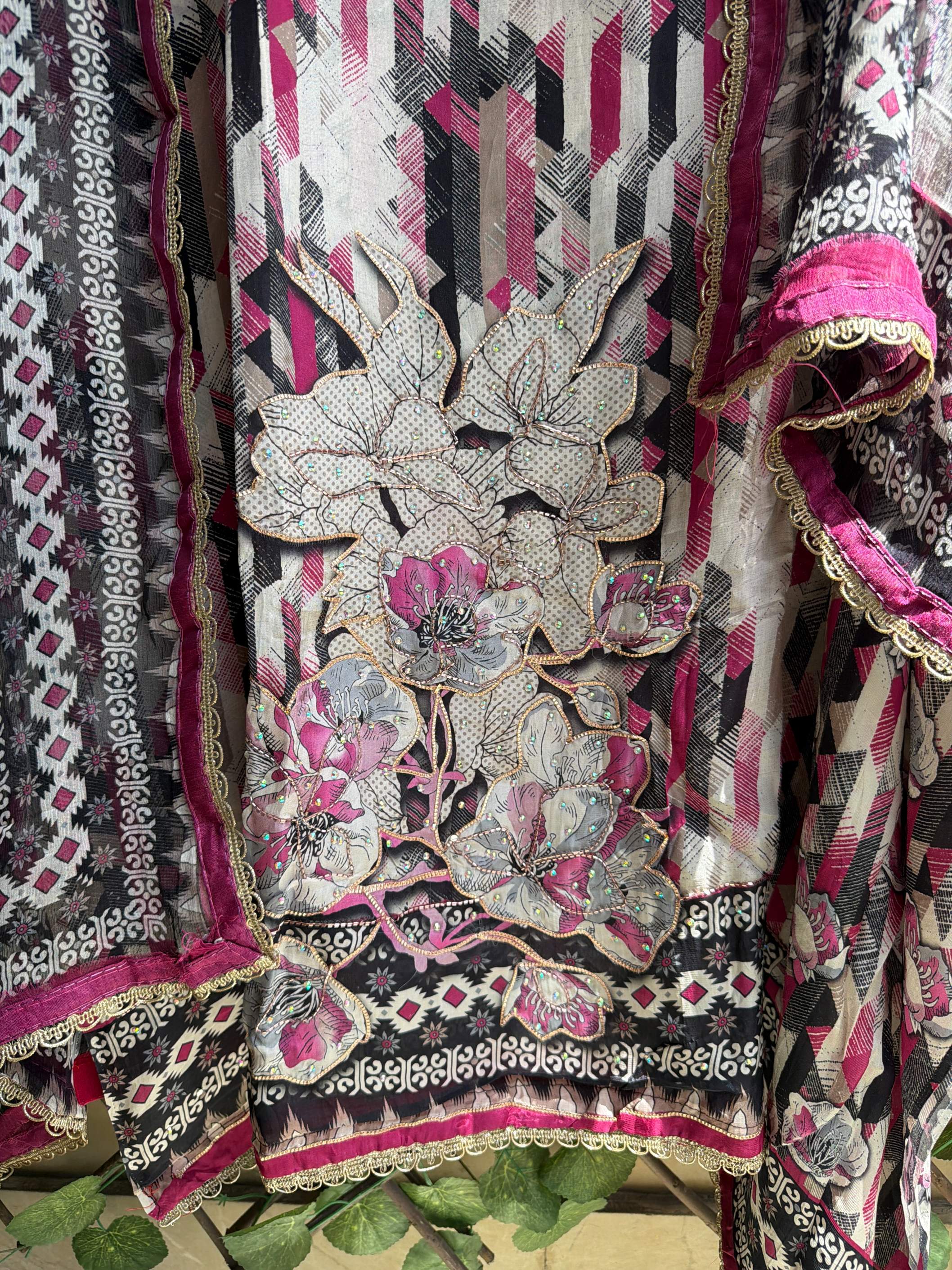 Suhana Royale Suit Set – Magenta