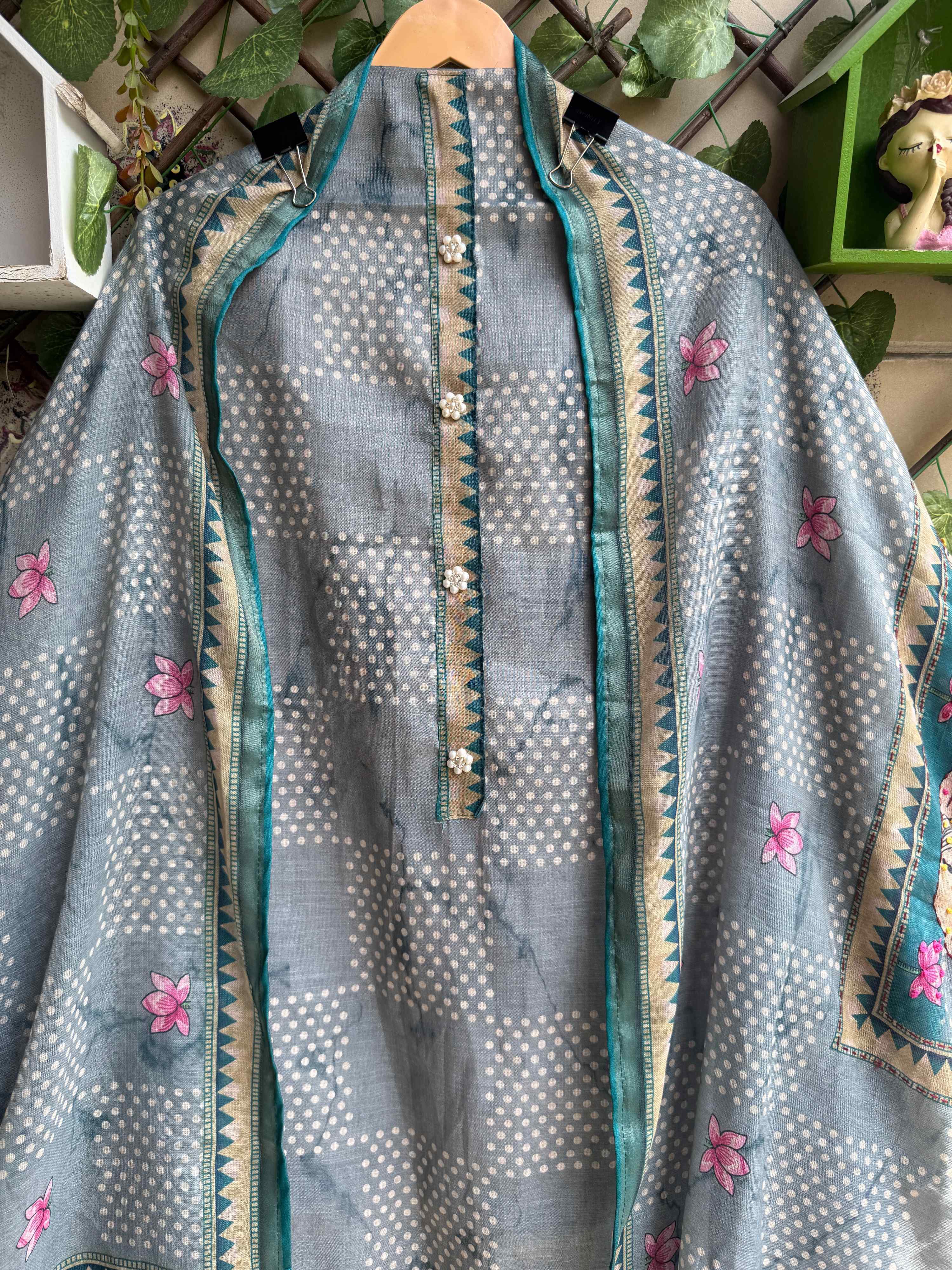 Lotus Rajhans – Ocean Grey