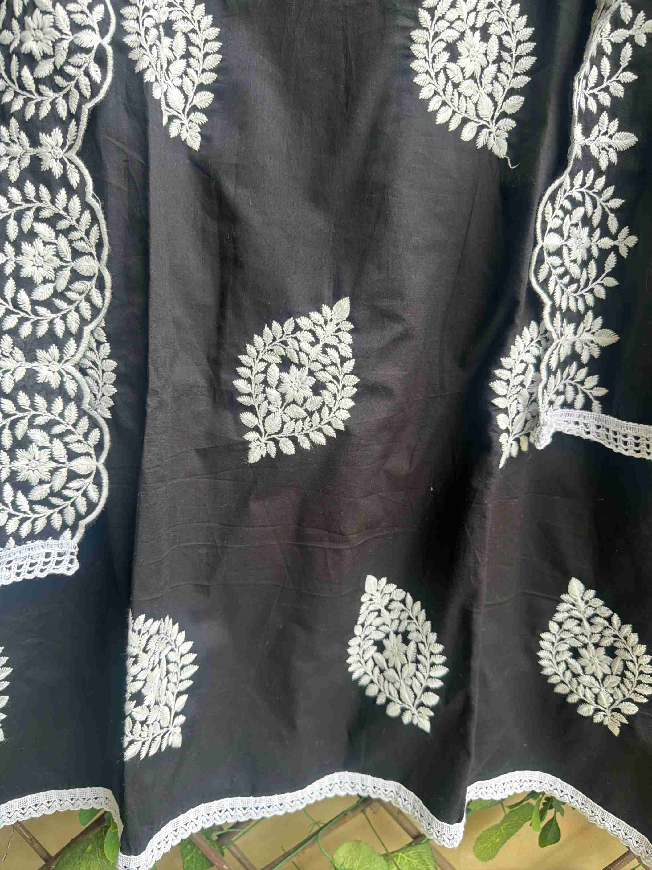Gulrukh – Classic Black